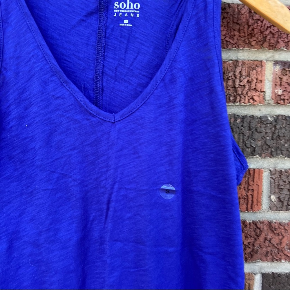 SOHO New York & Company Deep Blue V Neck Sleeveless Tank Top - Picture 2 of 3
